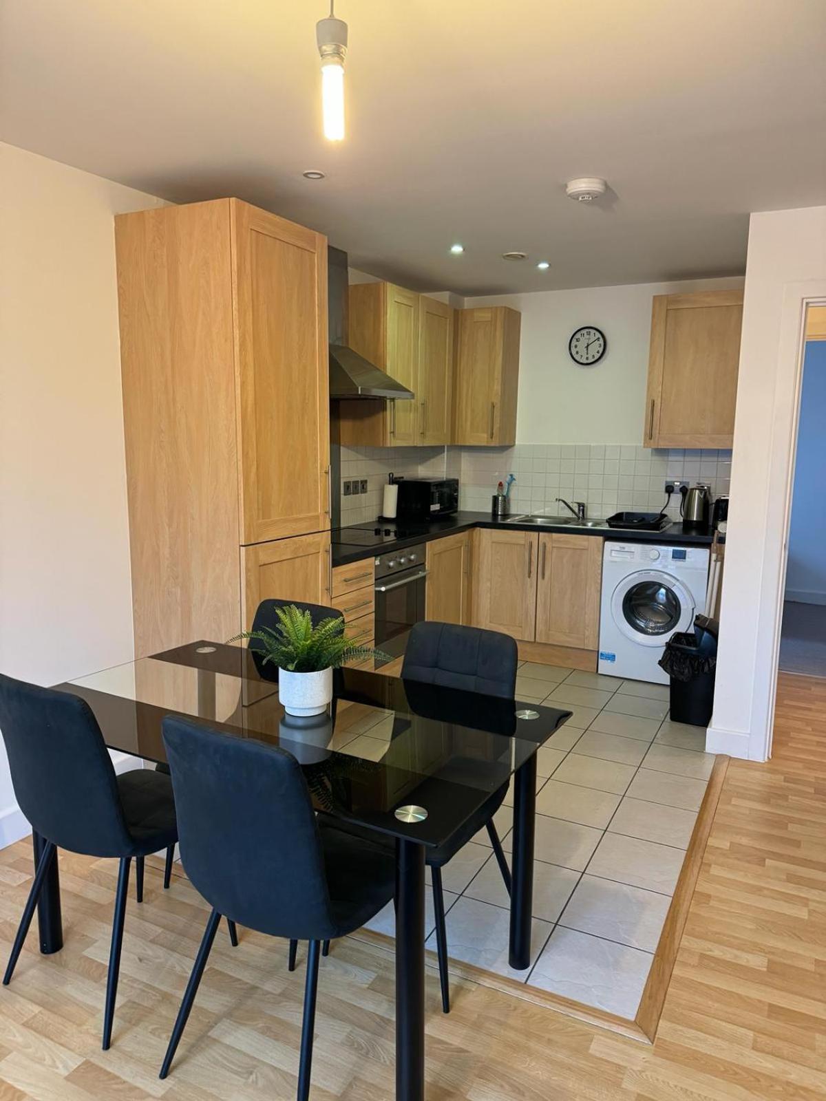 Spacious 2 Bedrooms Apartment In Stratford London Eksteriør billede