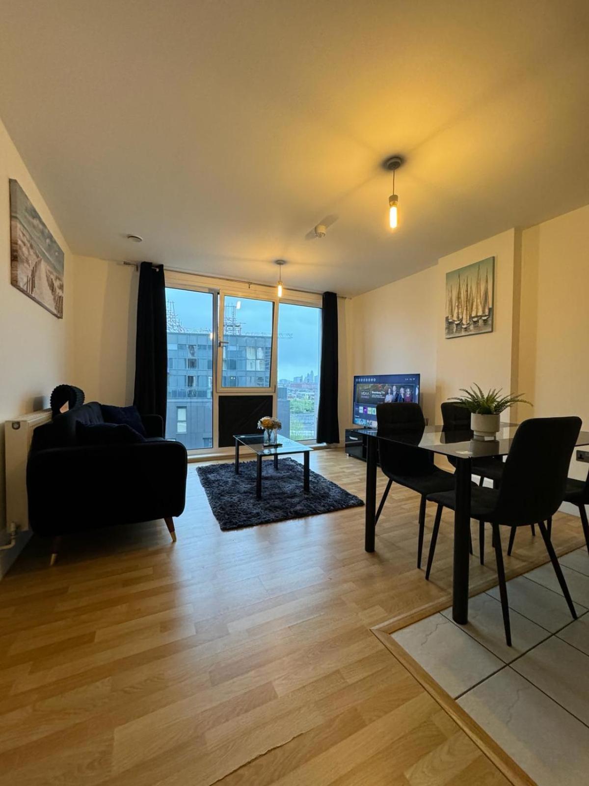 Spacious 2 Bedrooms Apartment In Stratford London Eksteriør billede