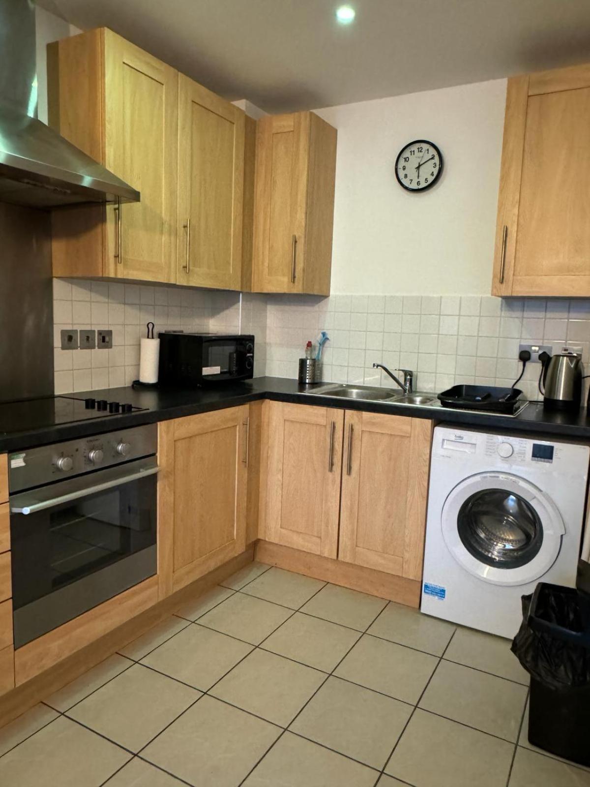 Spacious 2 Bedrooms Apartment In Stratford London Eksteriør billede