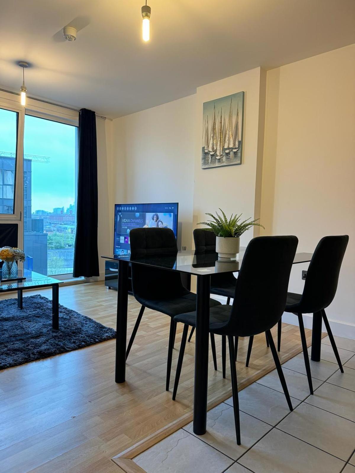 Spacious 2 Bedrooms Apartment In Stratford London Eksteriør billede
